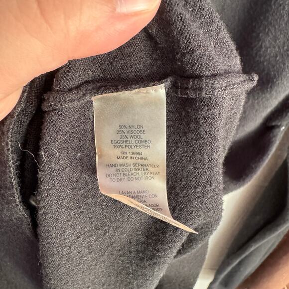 Vilci Milano Sweater Top Size S Black Pearl Button White Gem Bling Detail Shirt - Picture 6 of 11